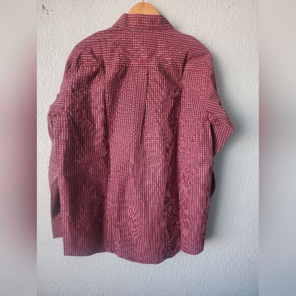 Ariat Burgundy Casual Button Down Shirt with Subtle Pattern - Picture 5 of 10